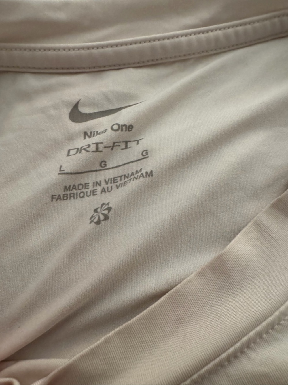 Nike White Dri-FIT Short Sleeve Performance Shirt cropped - Picture 2 of 5